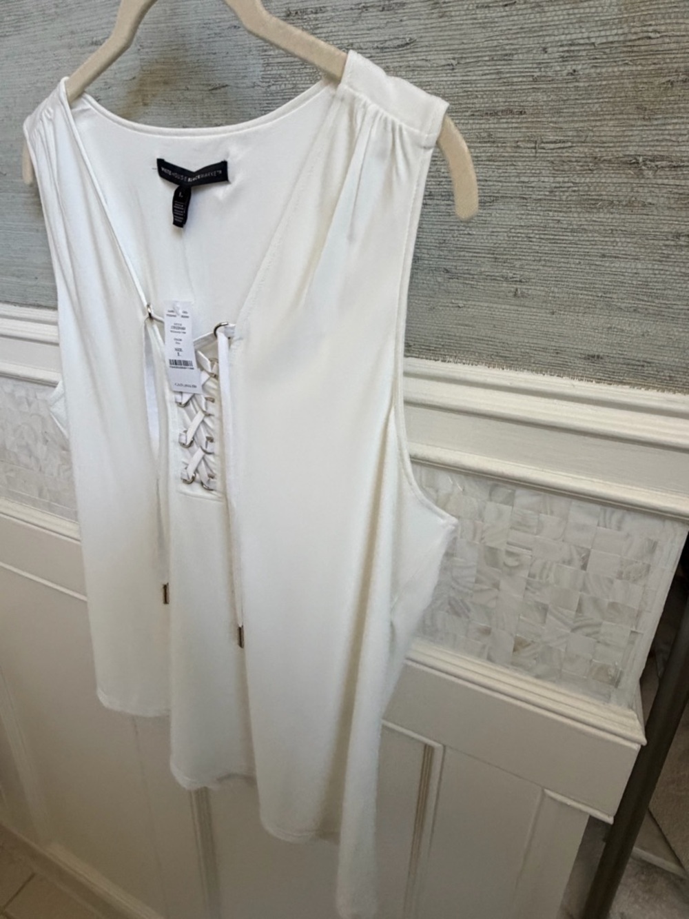 NWT new large WHBM White Lace-Up V-Neck Sleeveless Top - Picture 8 of 11